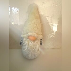 GNOME WHITE WITH SOFT PLUSH HAT KNOTTED WEIGHTED BOTTOM VELVET NOSE WHITE